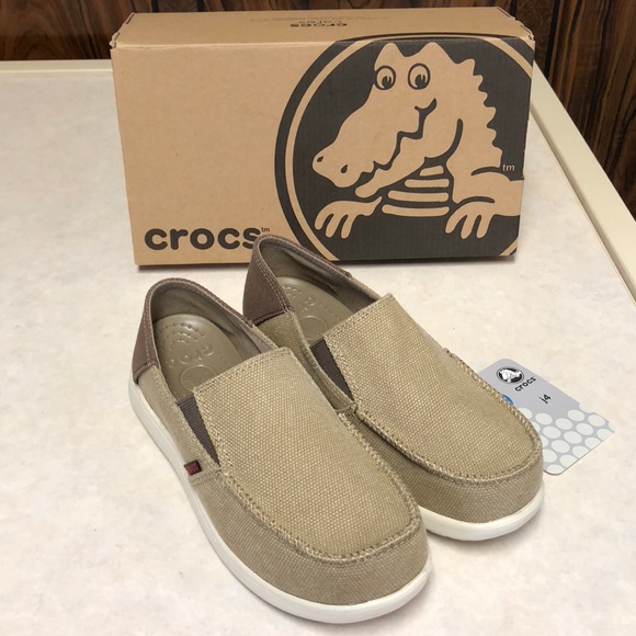 boys santa cruz crocs